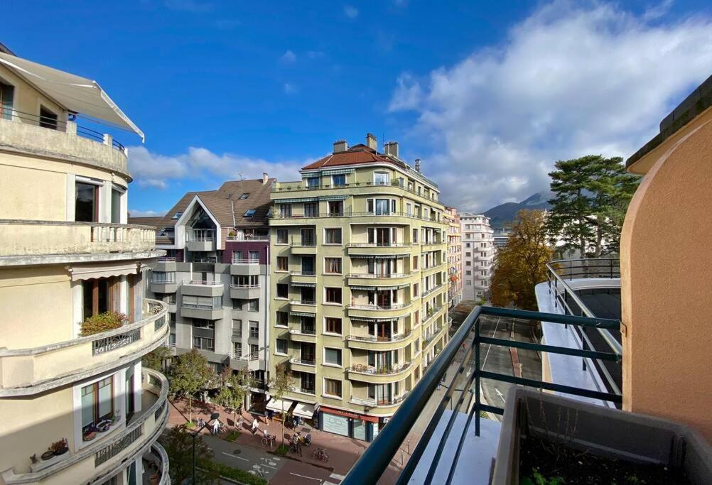 Apartmán Toit-Terrasse Traversant Plein Centre 100M Du Lac Annecy Exteriér fotografie