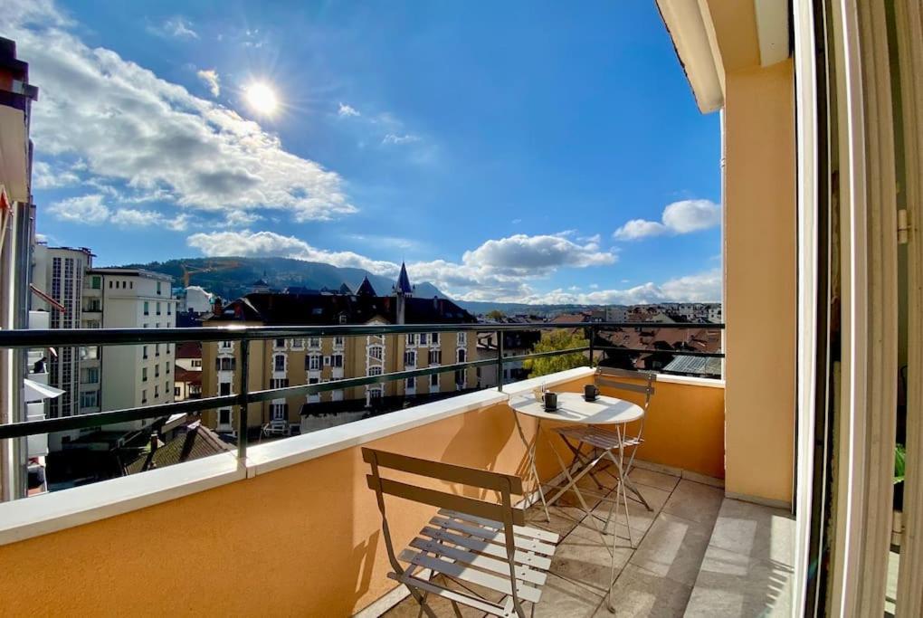 Apartmán Toit-Terrasse Traversant Plein Centre 100M Du Lac Annecy Exteriér fotografie