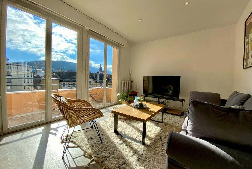 Apartmán Toit-Terrasse Traversant Plein Centre 100M Du Lac Annecy Exteriér fotografie